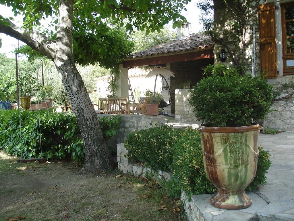 La Frandomiere Bed & Breakfast Saint-Martin-de-Londres Exterior photo