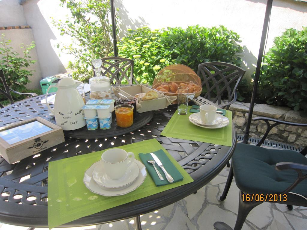 La Frandomiere Bed & Breakfast Saint-Martin-de-Londres Room photo