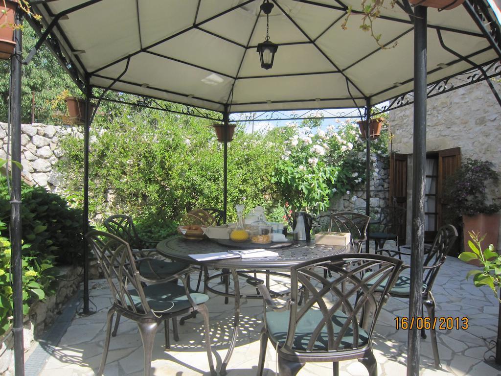 La Frandomiere Bed & Breakfast Saint-Martin-de-Londres Room photo