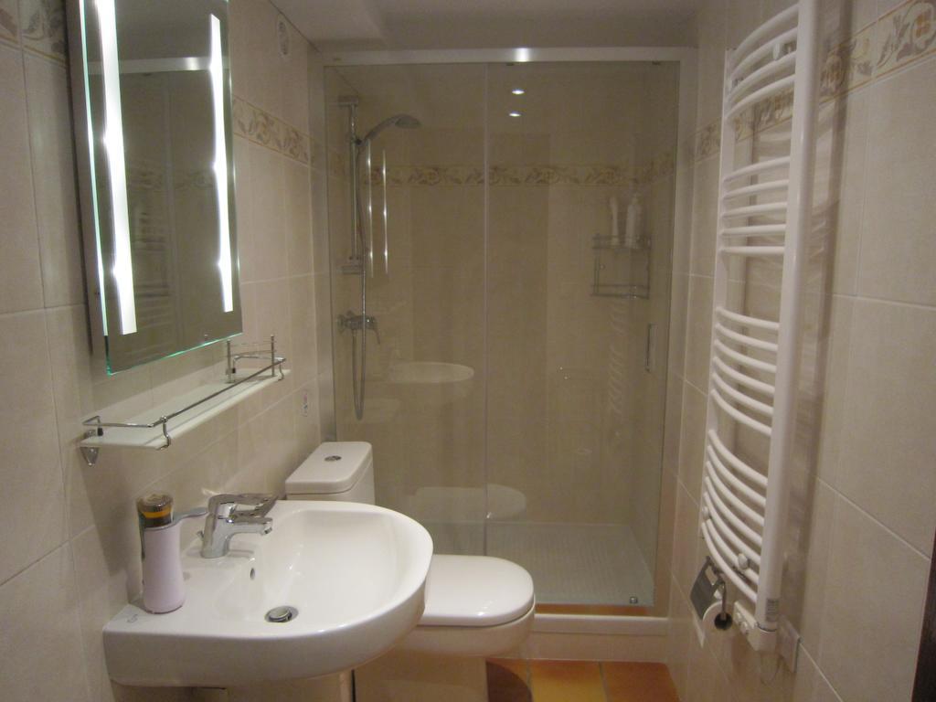 La Frandomiere Bed & Breakfast Saint-Martin-de-Londres Room photo